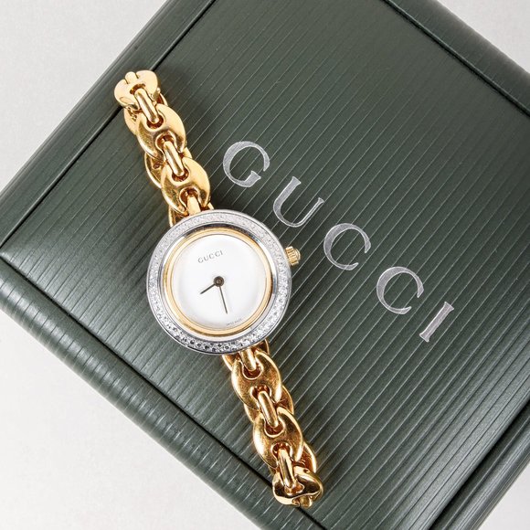 SOLD Gucci Vintage Interchangeable Bezel Watch - Picture 10 of 10